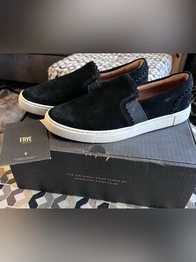 Frye Ivy Scallop Black Suede Slip On Sneakers 8.5
